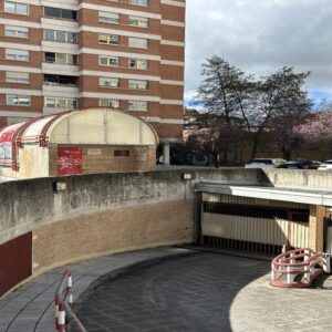 VENTA PLAZA GARAJE en la Avda Sancho el Fuerte 61-63 de Pamplona.